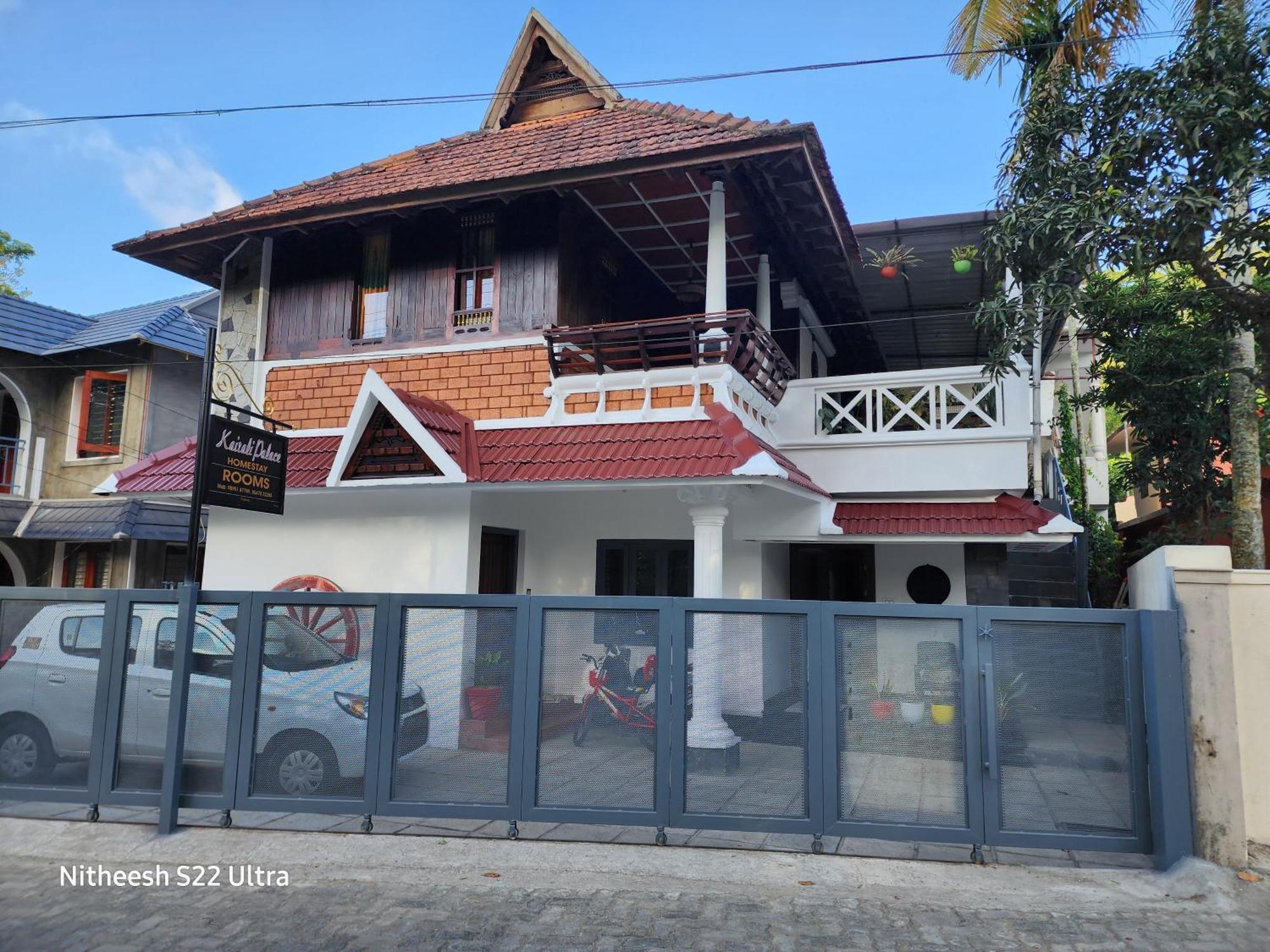 Kairali Palace Home Stay Thekkady Luaran gambar