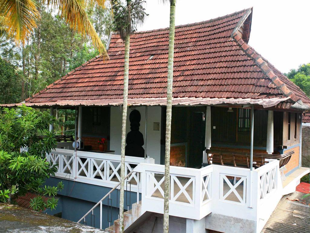 Kairali Palace Home Stay Thekkady Bilik gambar